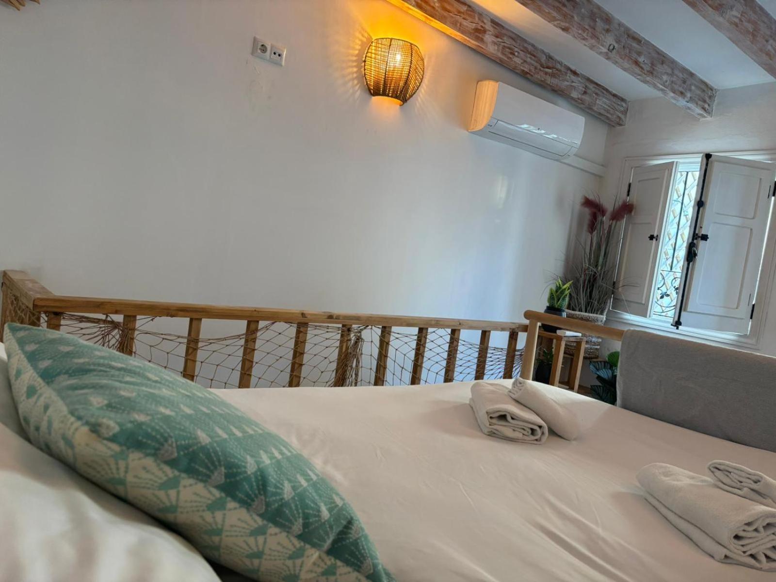 Private Terrace-Romantic-Sea, Castle Views-Central Alicante Exterior foto